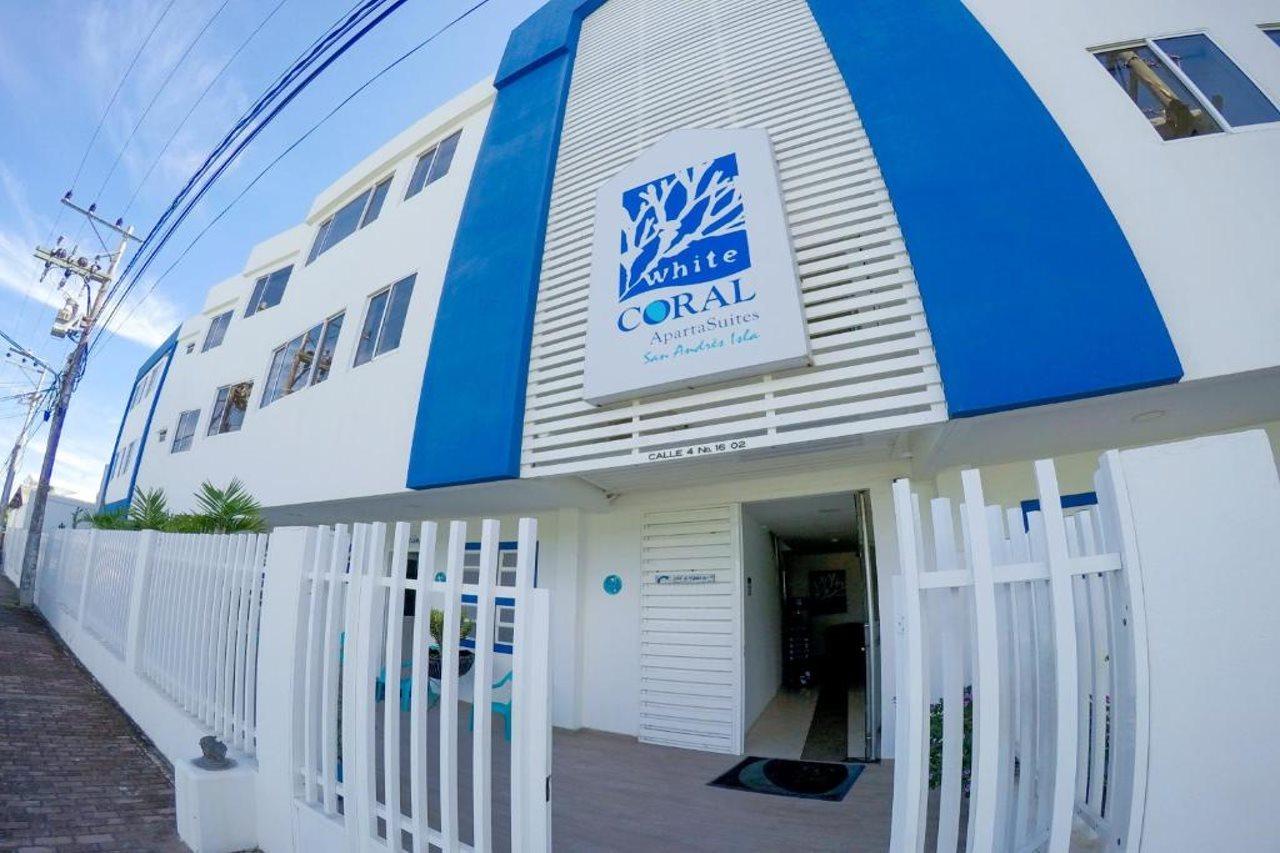 White Coral Apartasuites ซานอันเดรส ภายนอก รูปภาพ
